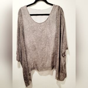 Soft Surroundings Gray and Black Tunic with Dolman Sleeves and 3/4 Sleeve Length